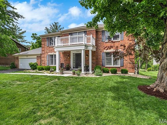 3rd image of 15049 Manor Creek Dr