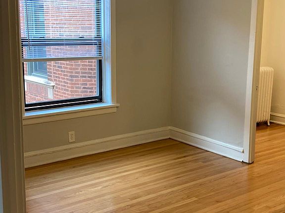3rd image of 4303 N Winchester Ave APT 3C