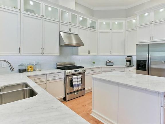 3rd image of 14840 Tudor Chase Dr
