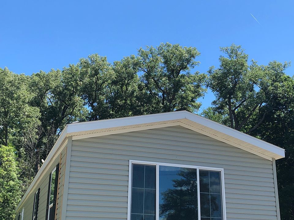 1st image of 63 Carefree Ln