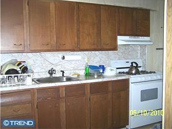 5th image of 7302 Elmwood Ave