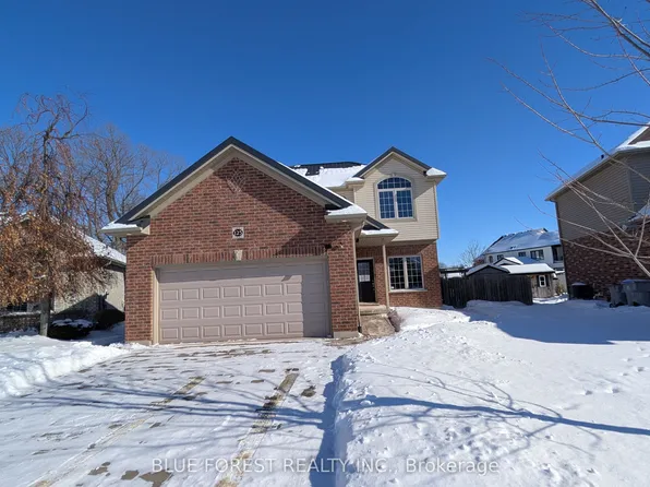 125 Deborah Dr, Strathroy Caradoc, ON N7G 4E2