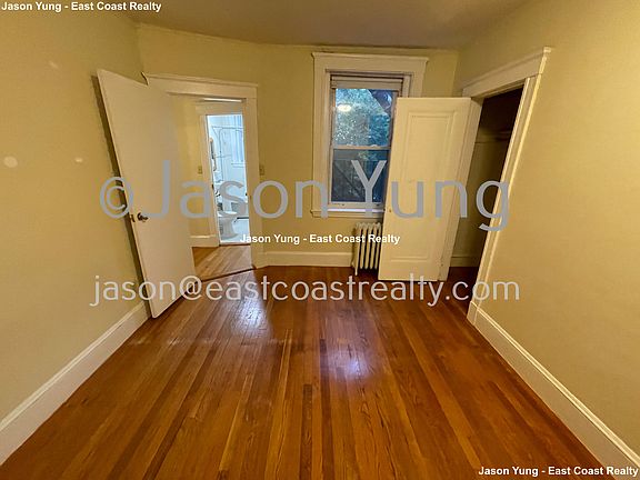 4th image of 14 Russell St #25A