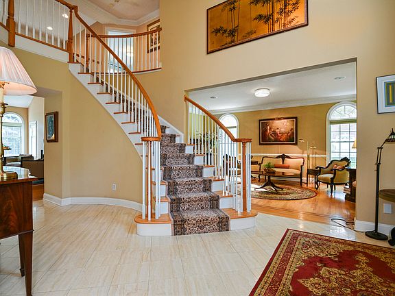 4th image of 22 Eagle Ct