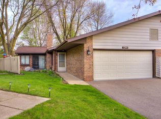 1244 Black Oaks Ln N, Plymouth, MN 55447