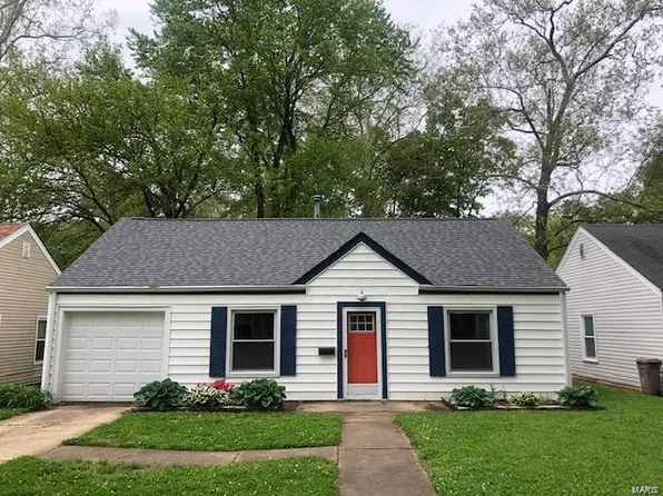 967 Sanders Dr, Saint Louis, MO 63126