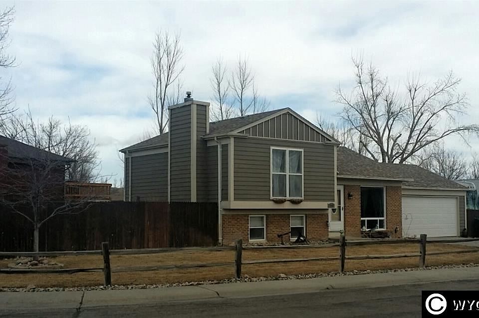 2nd image of 1535 Begonia St
