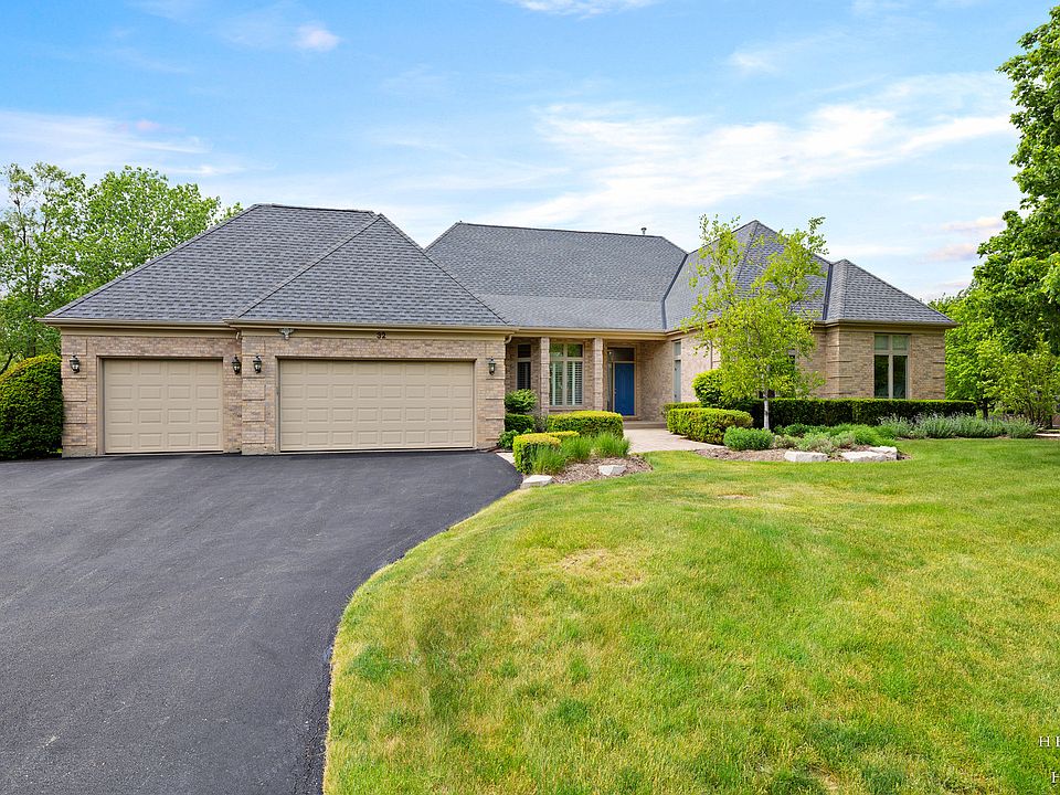 1st image of 32 Rosewood Dr