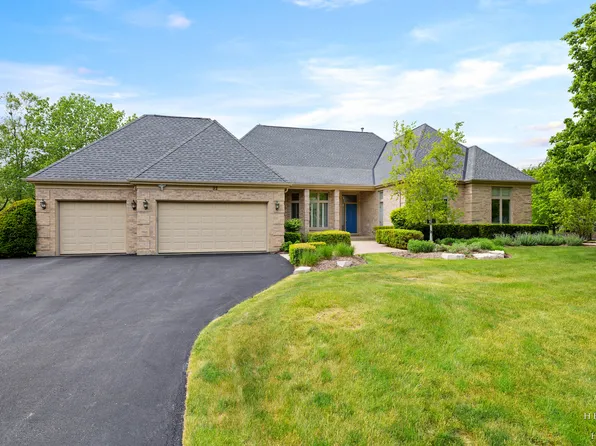 32 Rosewood Dr, Hawthorn Woods, IL 60047