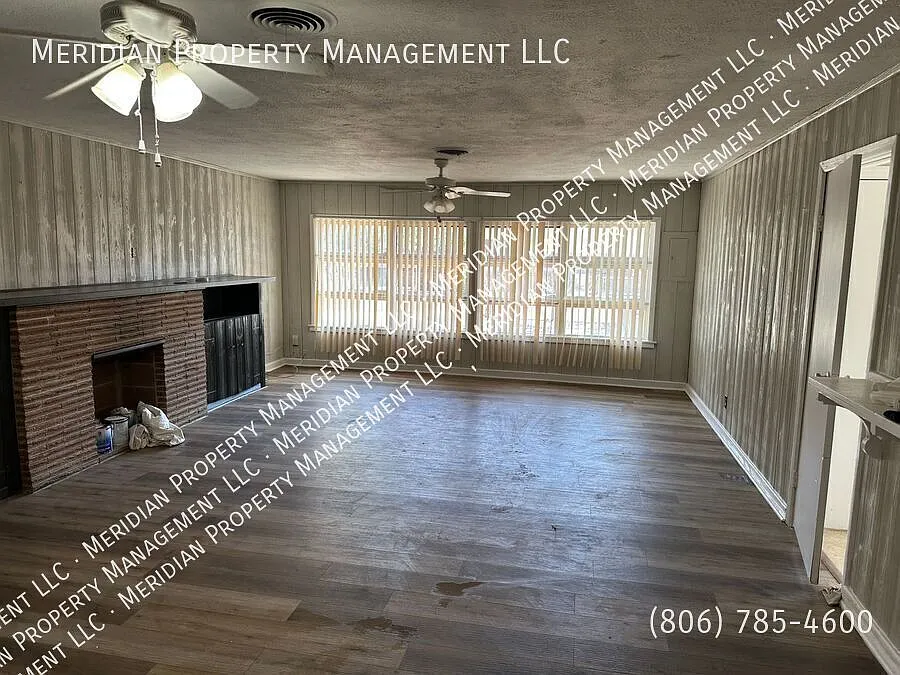 Spacious 4-Bedroom Home in Tech Terrace — Photo 4