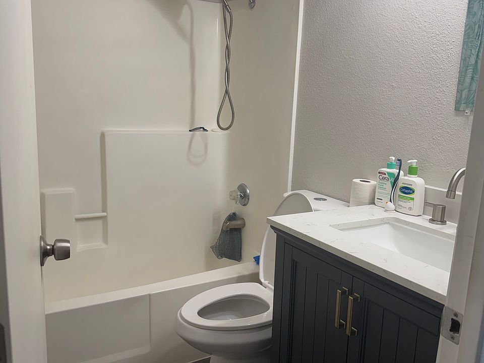 1st image of 1017 W Bishop St