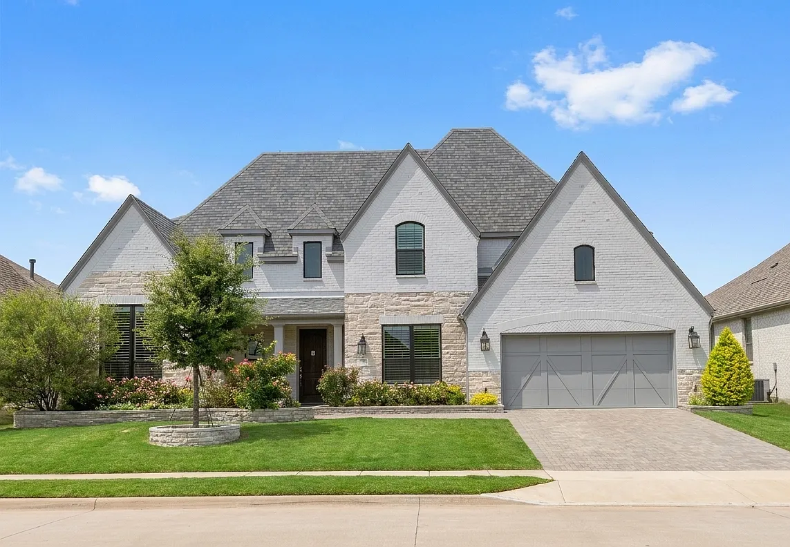 5 bed, 4328 sqft, $5,000 — Photo 1