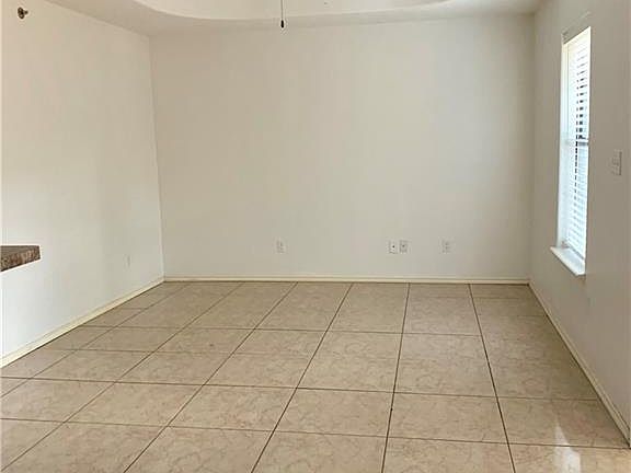5th image of 2240 Date Palm Ave