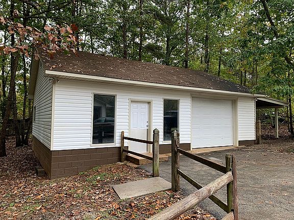 34'x28' SHOP/Wood Stove/AC