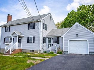 7 Waterhouse Rd, Stoneham, MA 02180