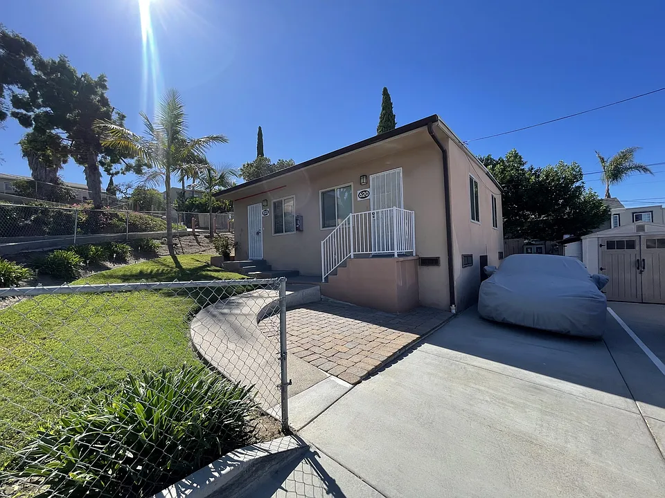 618 M Ave