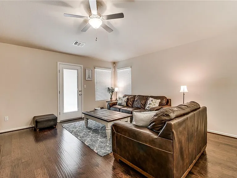 341 Wincliff Dr — Photo 14