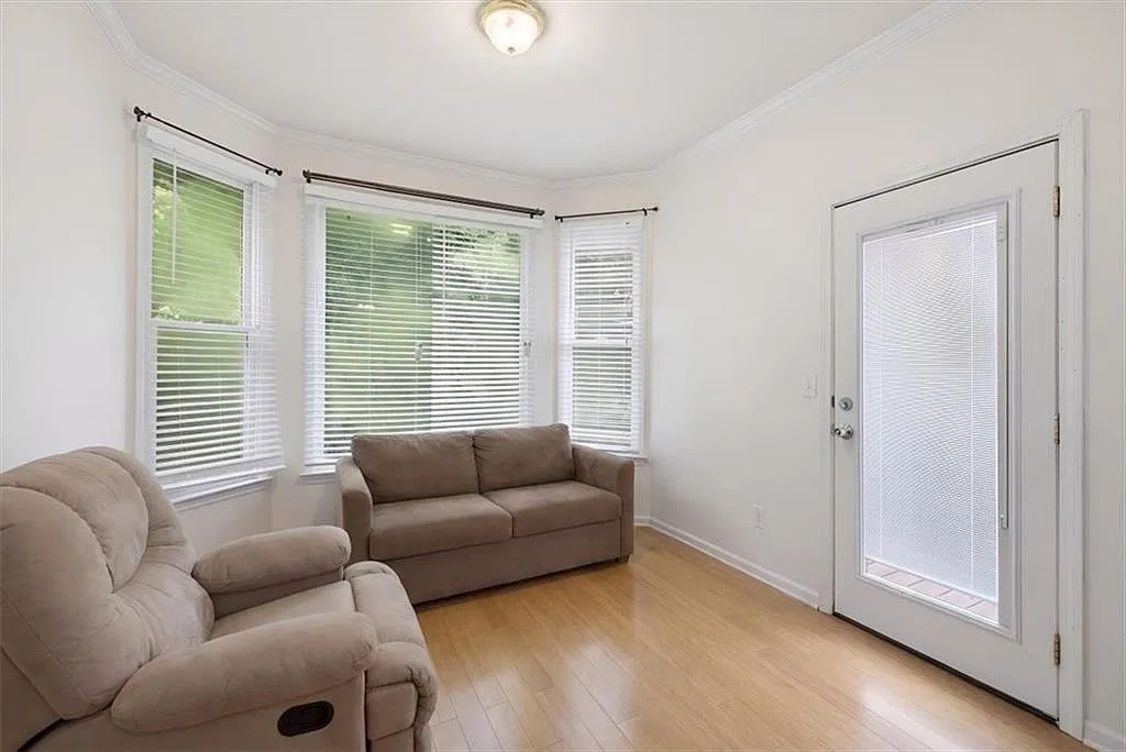 4 bed, 3.5 bath, 2957 sqft, $2,300 — Photo 3