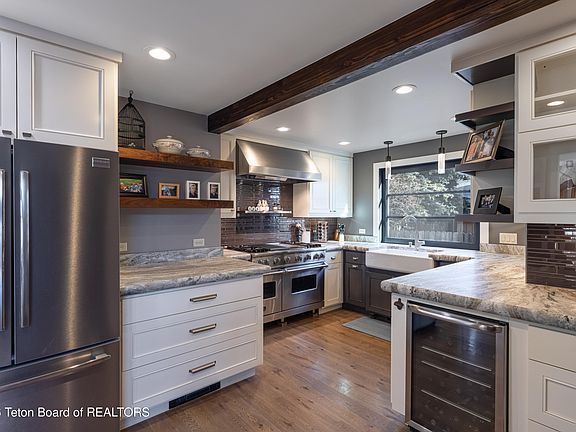 3rd image of 3016 Alpine View Ln