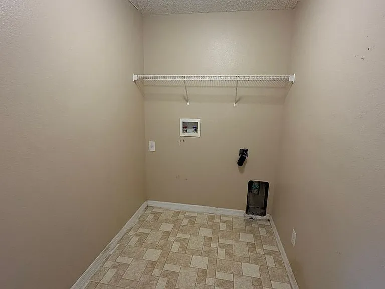 104 Herring Ln — Photo 18