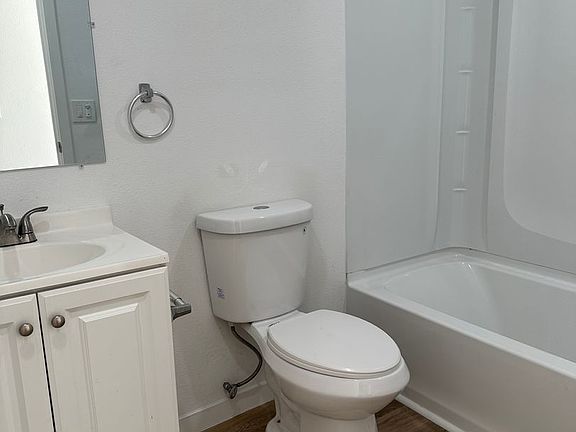 4th image of 23811 Bouquet Canyon Pl