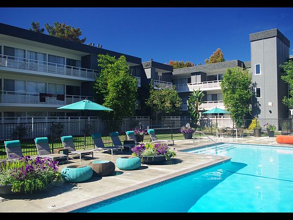 4th image of 745 S Bernardo Ave #8