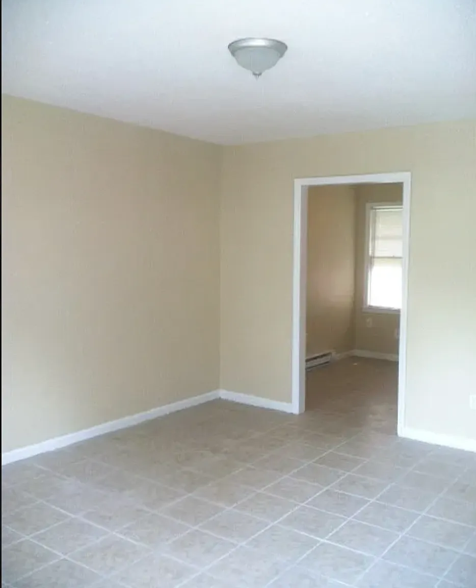 2 bed, 700 sqft, $950 — Photo 4