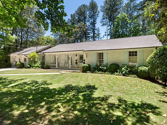 2nd image of 4470 Chatworth Ct NE