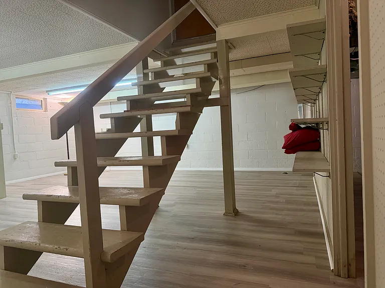 503 Hessel Blvd — Photo 42
