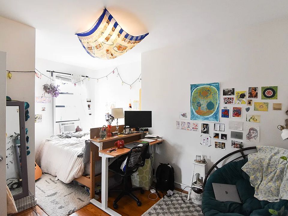 1st image of 162 Bedford Ave APT 4R