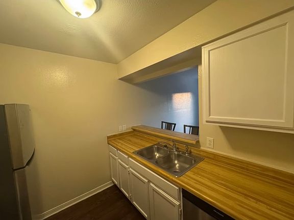 4th image of 5705 E Texas St APT 95