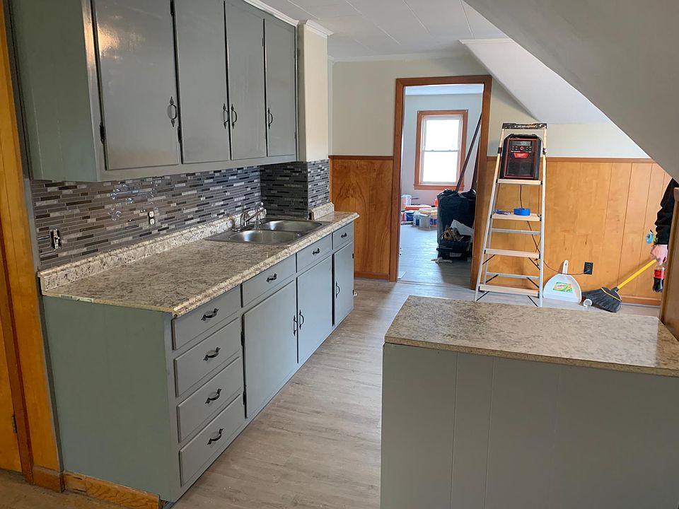 Kitchen Reno : back splash , stove , fridge , island