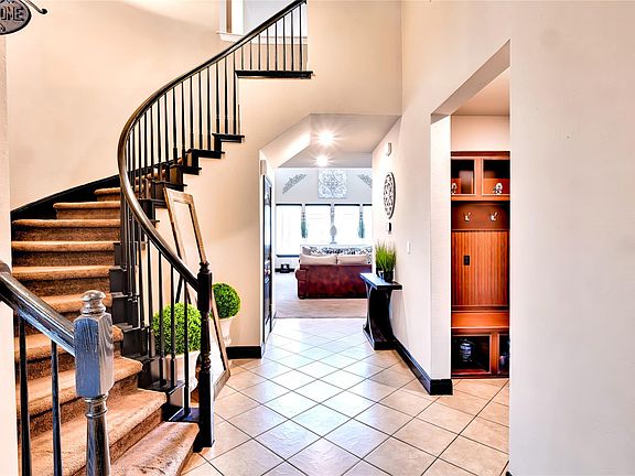 3rd image of 205 Windom Way