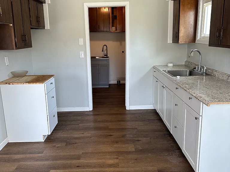 20866 Waltham Rd — Photo 2