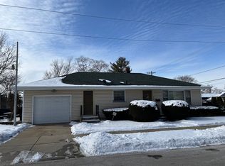 866 Kenmore Ave, Aurora, IL 60505