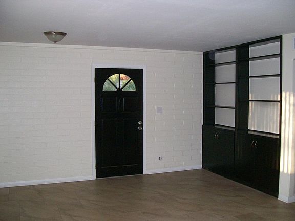 4th image of 1212 S Ash Ave