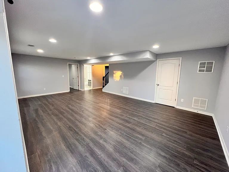 1 Augustine Dr — Photo 2