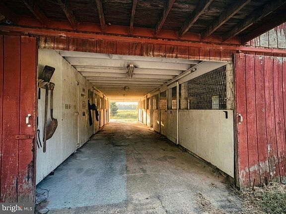 5th image of 1271 Sleepy Hollow Rd