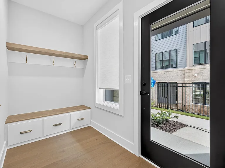 407 Chatham View Rd — Photo 8