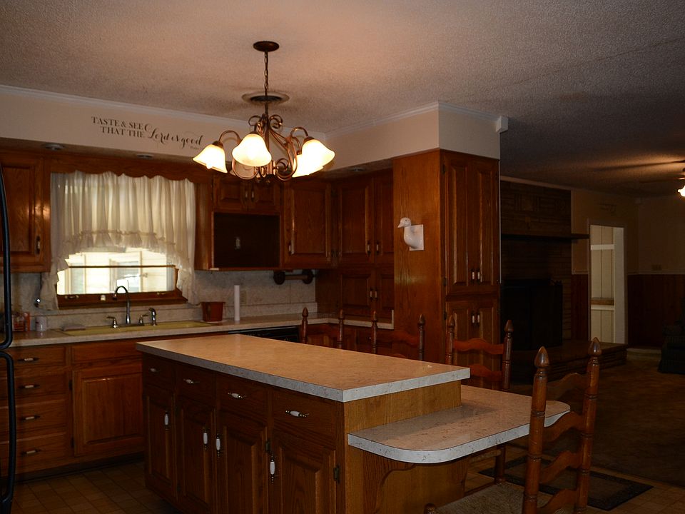 1st image of 1597 Twin Oak Dr