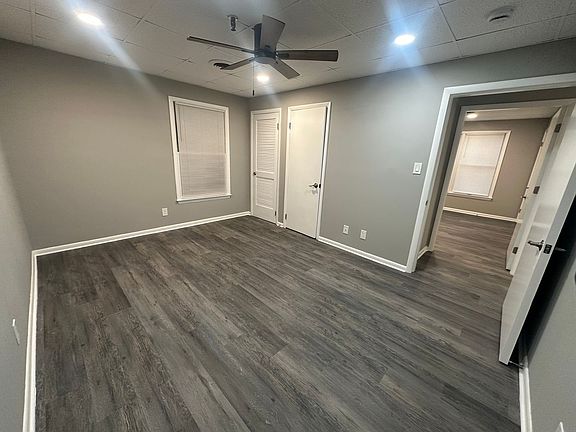 5th image of 1725 Henry Ave #104