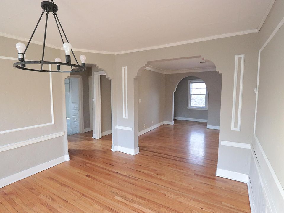 Dining Room looking north into living room