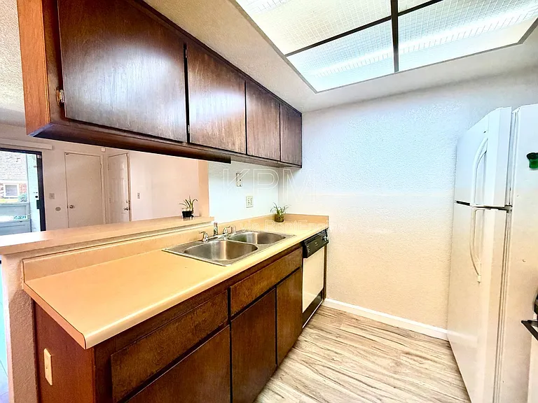 1537 Pyrenees Ave #22 — Photo 7