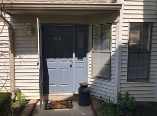 205 Sunshine Ct, Parlin, NJ 08859