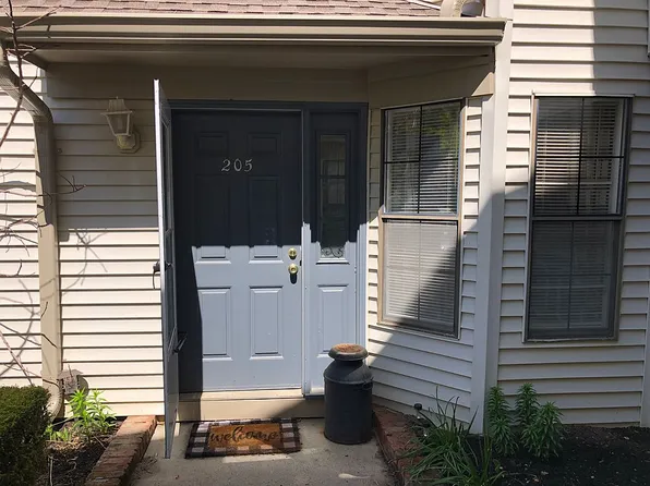 205 Sunshine Ct, Parlin, NJ 08859