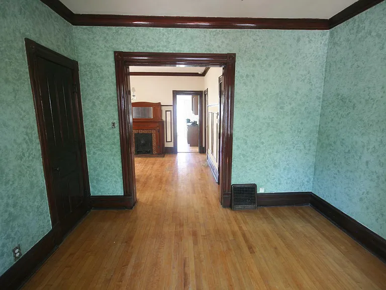 1769 N Astor St — Photo 5