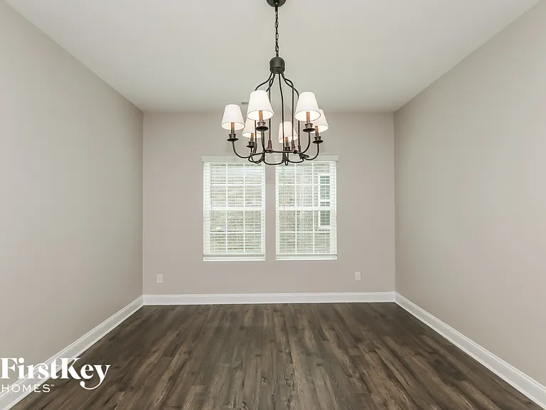 2607 Whispering Way — Photo 4