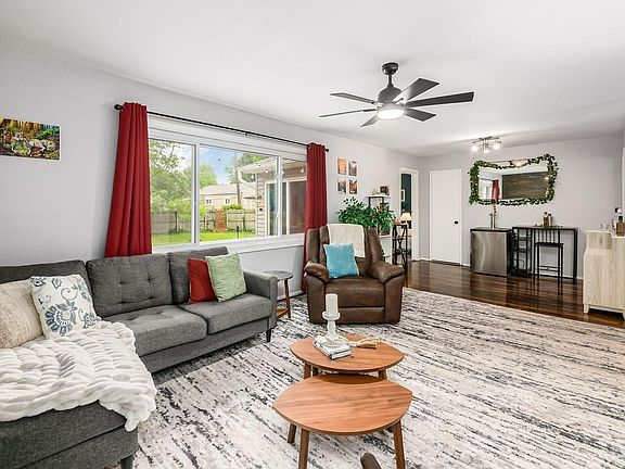 5th image of 4351 Broadhurst Dr