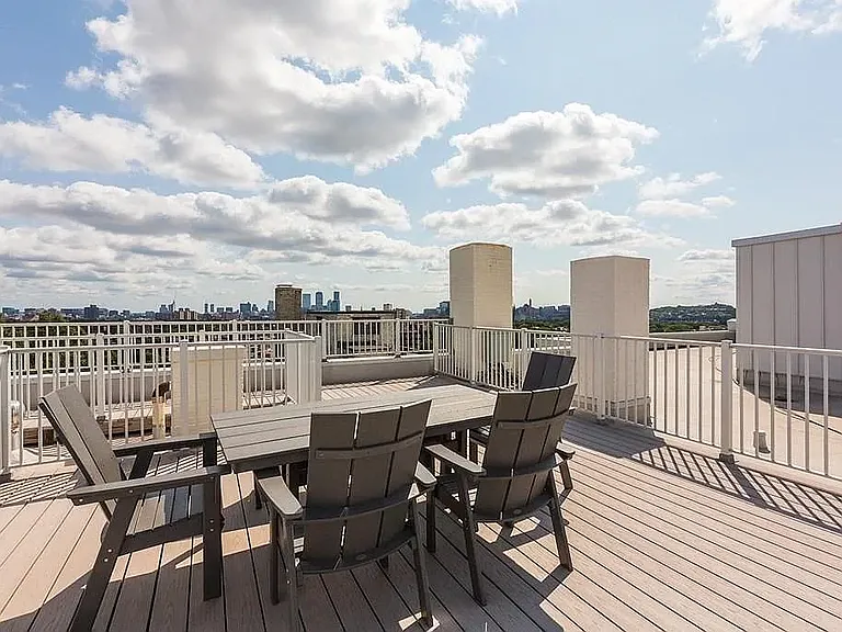 1450 Beacon St #B02 — Photo 11
