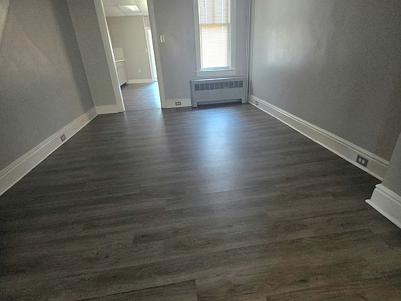 4th image of 934 N Duke St